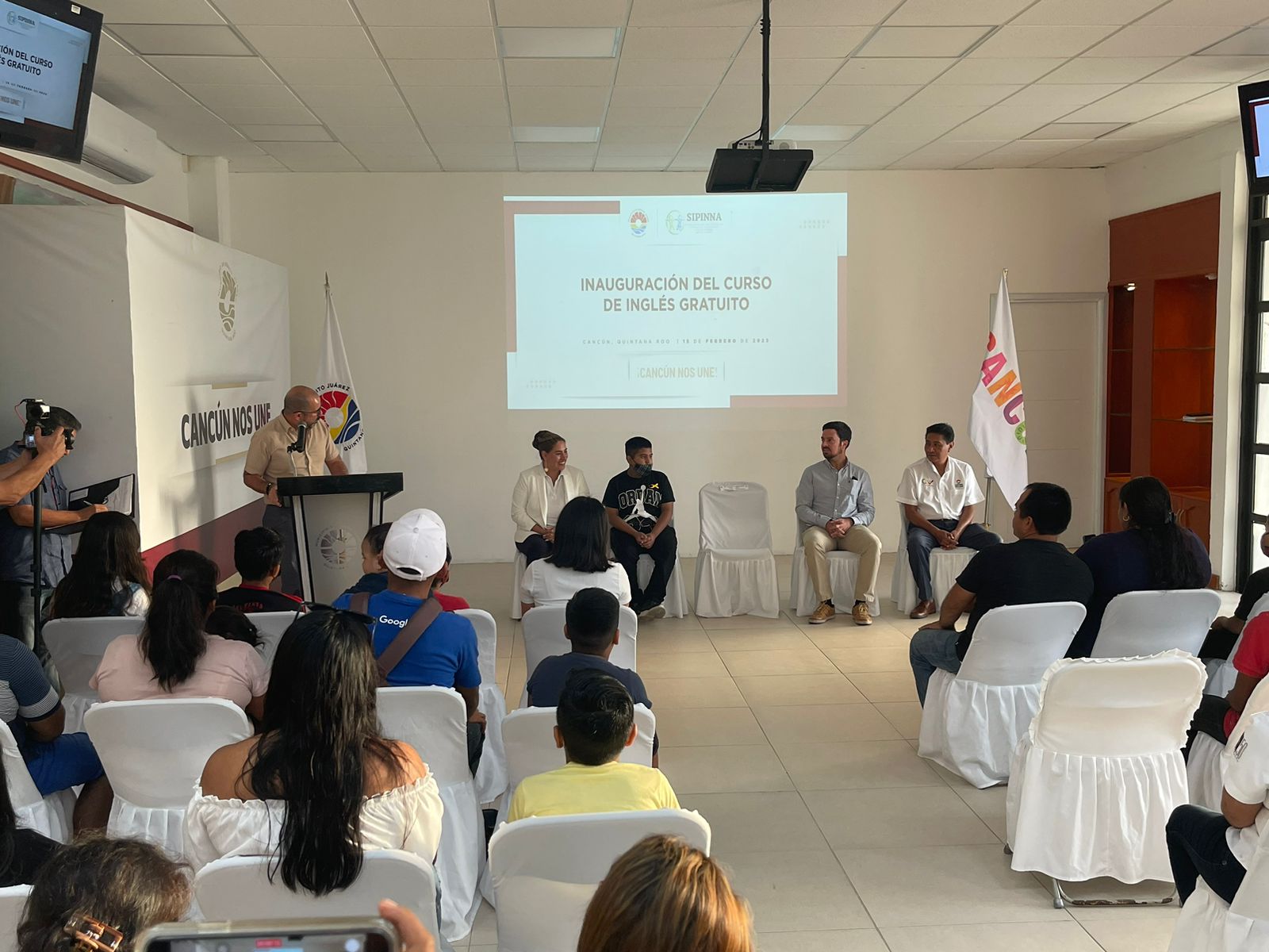 Refuerza gobierno educación de jóvenes cancunenses