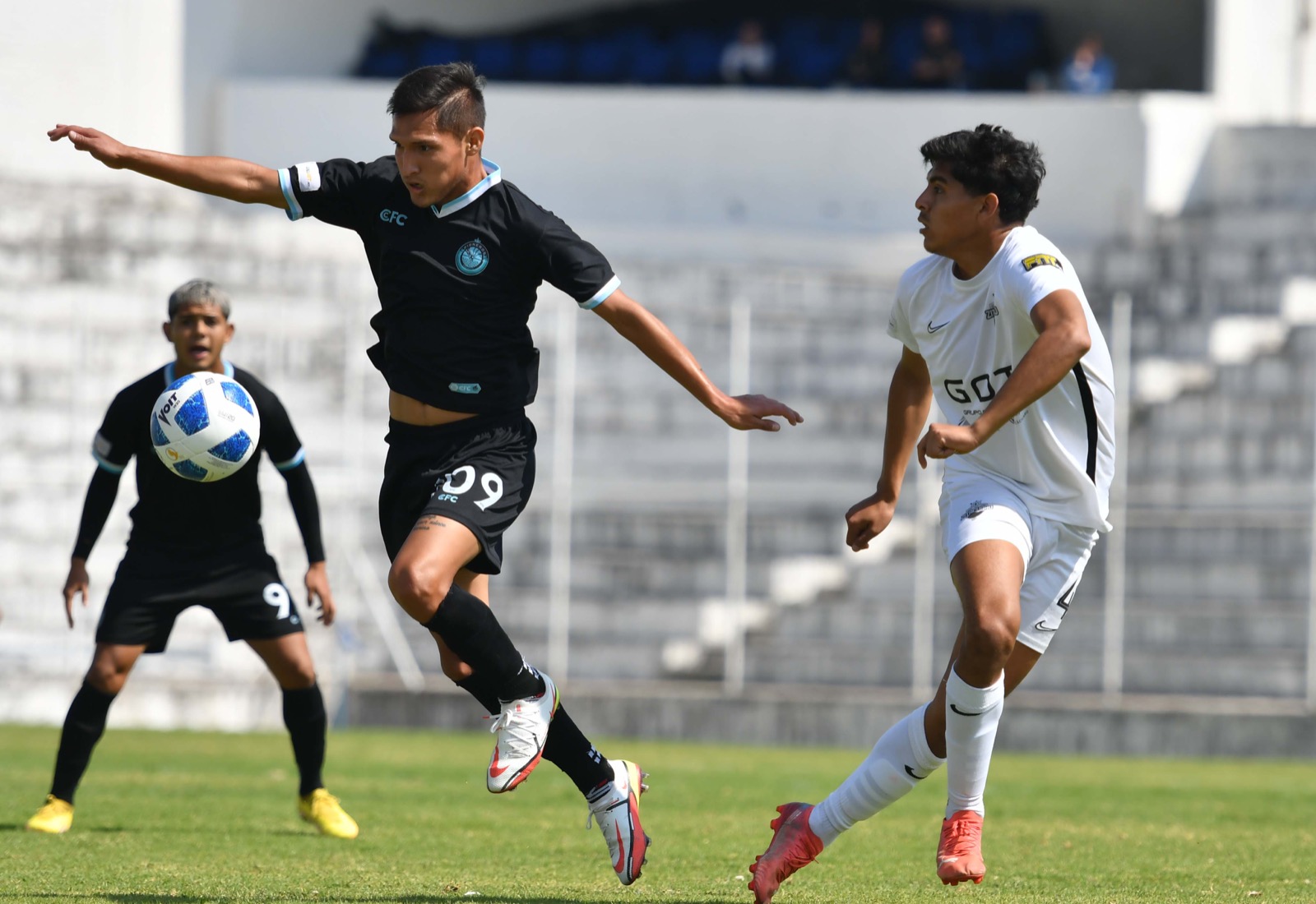 Pioneros  de Cancún vence al Deportivo Zitacuaro