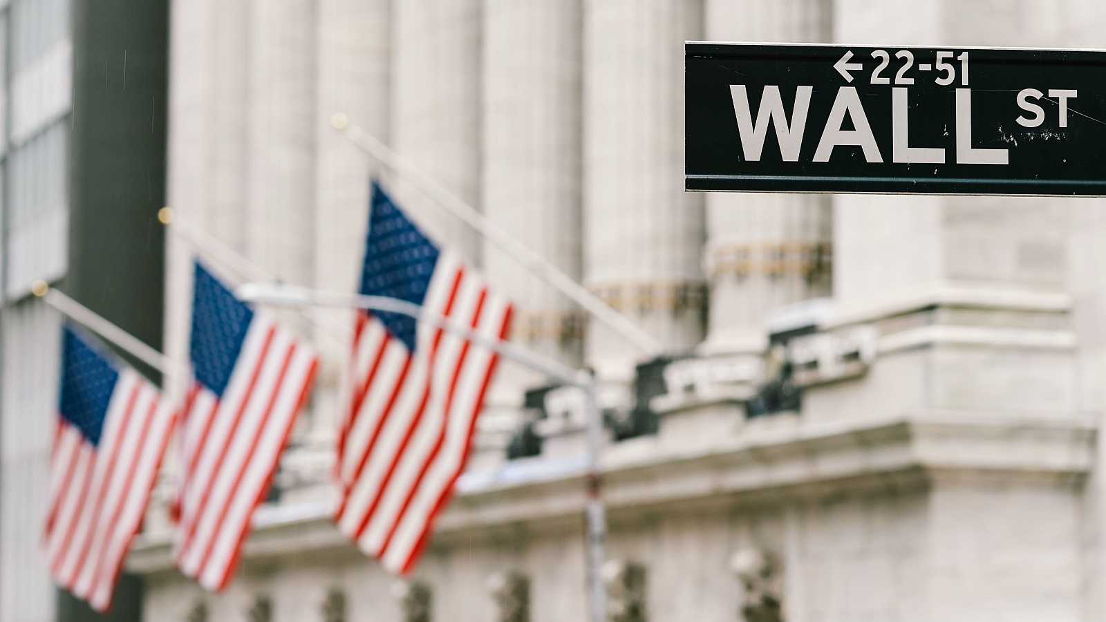 Acciones en Wall Street se desploman tras caídas y riesgos