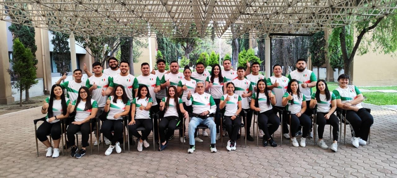 Herseleid Carrazco participa en el  Centroamericano de Mayores de halterofilia