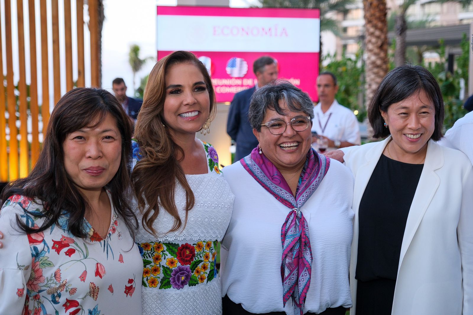 “Mara Lezama recibe a representantes de economía de EEUU, Canadá y México en Quintana Roo”