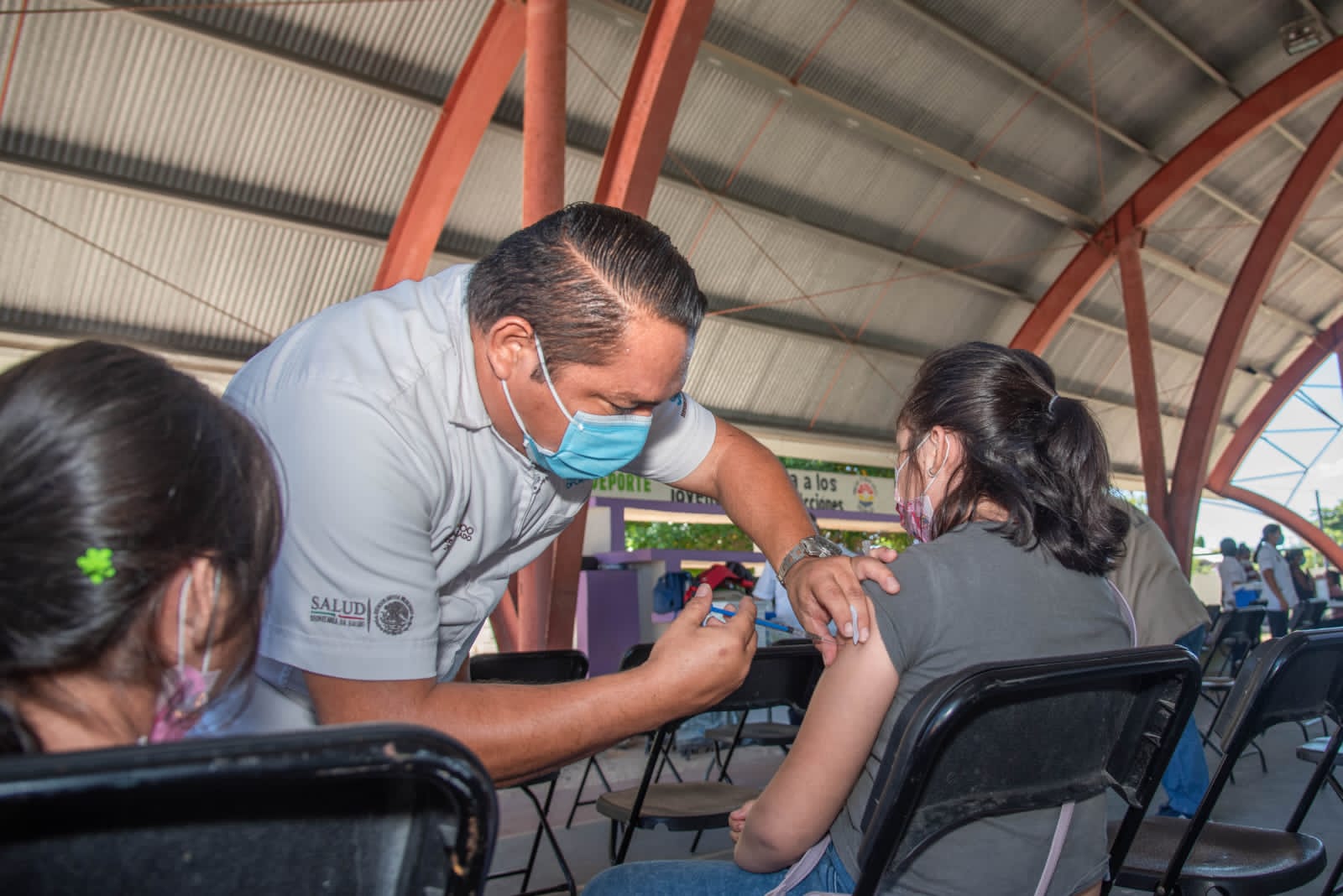 Intensifica SESA la vacunación a menores de edad en Quintana Roo
