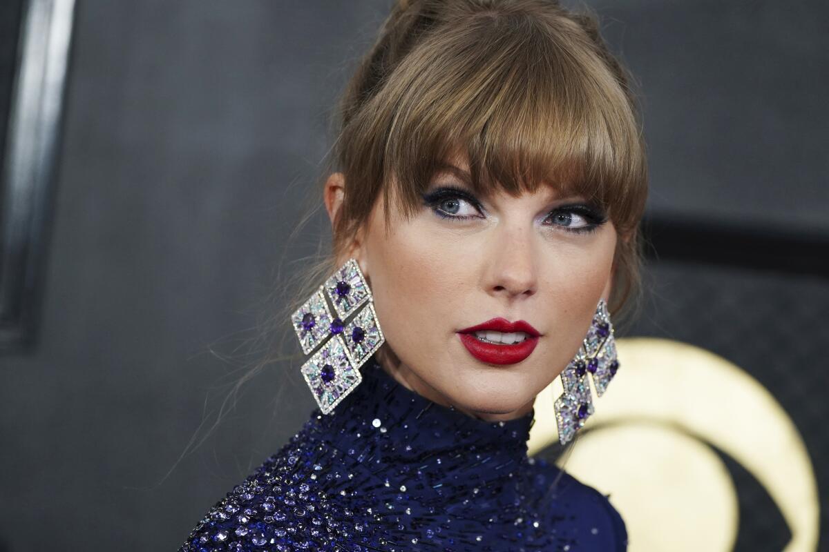 ¡No más The Weknd!, Taylor Swift alcanza los 100 millones de oyentes en Spotify