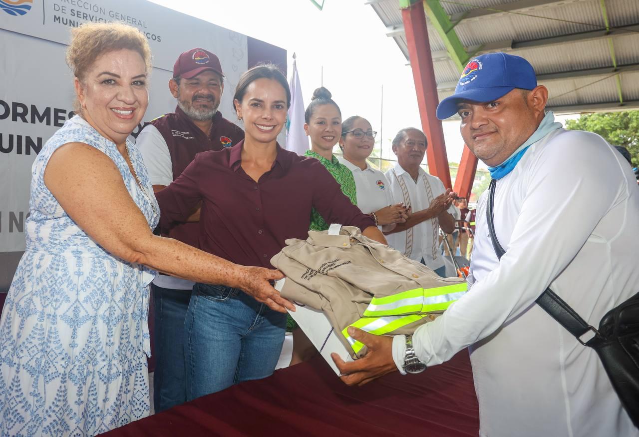 Inauguran primer punto de reciclatón y entrega de  uniformes y maquinaria a Servicios Públicos”