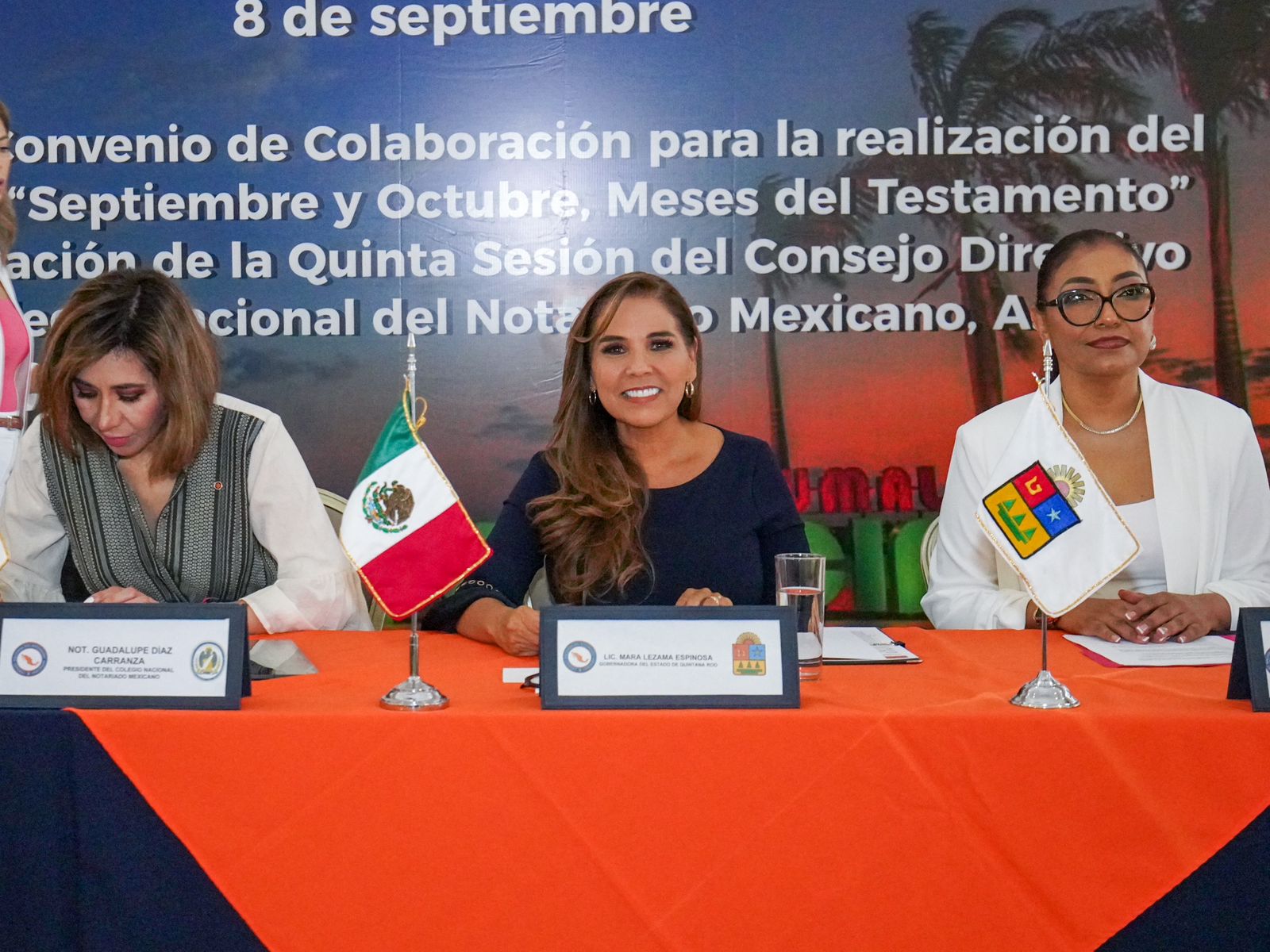 Mara Lezama firma convenio para la campaña  “Meses del Testamento'”