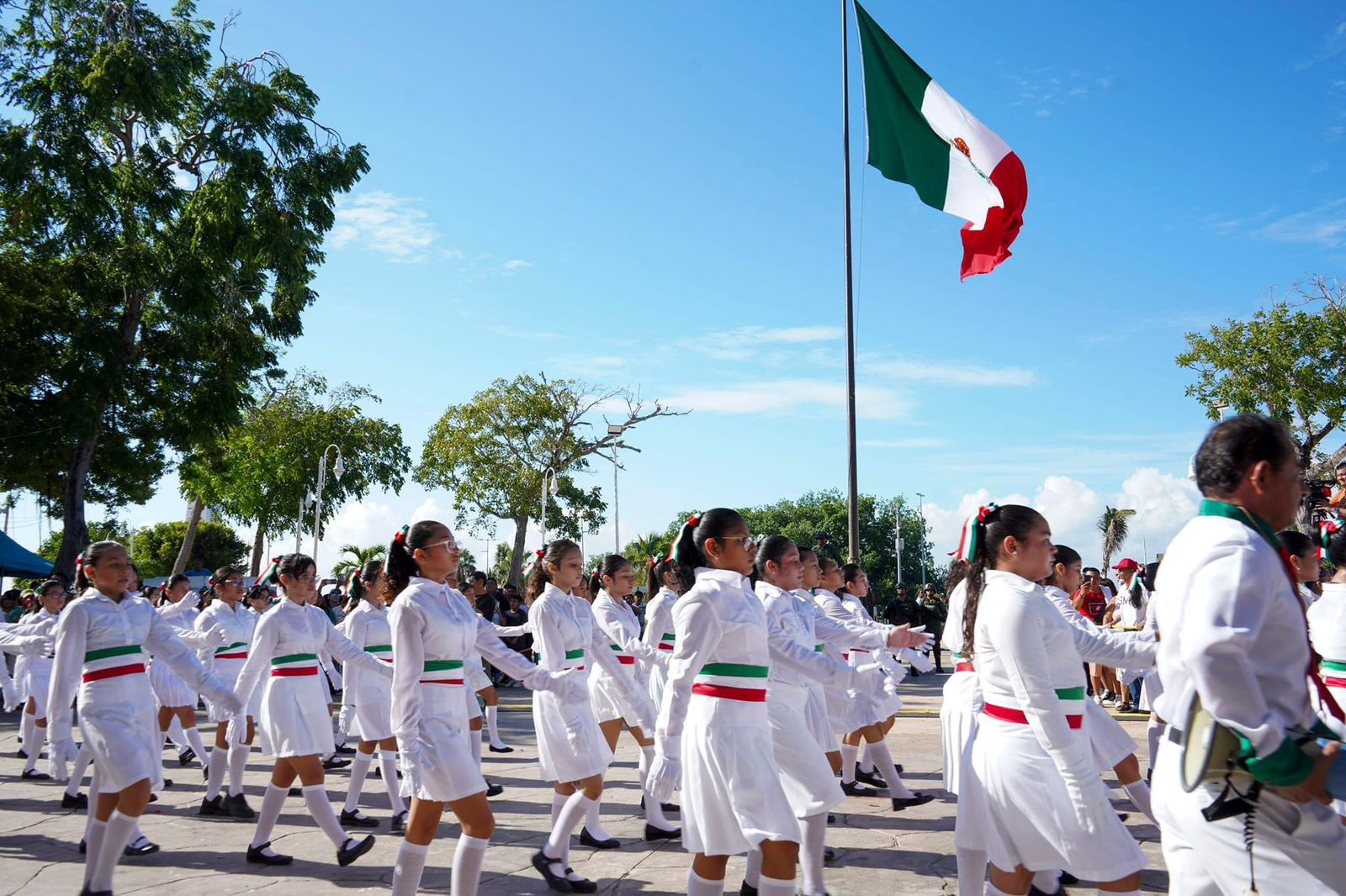 Quintana Roo realiza desfile civico militar