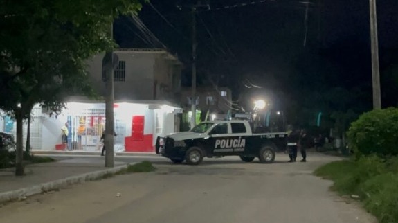 Hombre muere tras asalto en la región 215 en Cancún