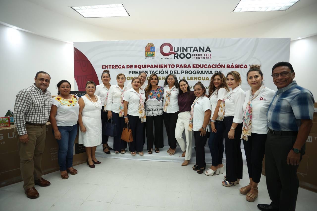 Entregan 702 Equipos de Cómputo para Escuelas en Cancún