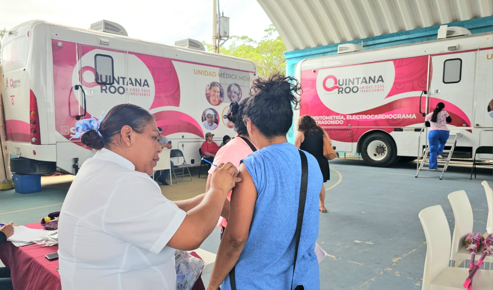 Caravanas móviles ofrecen 15 servicios médicos gratuitos en Quintana Roo