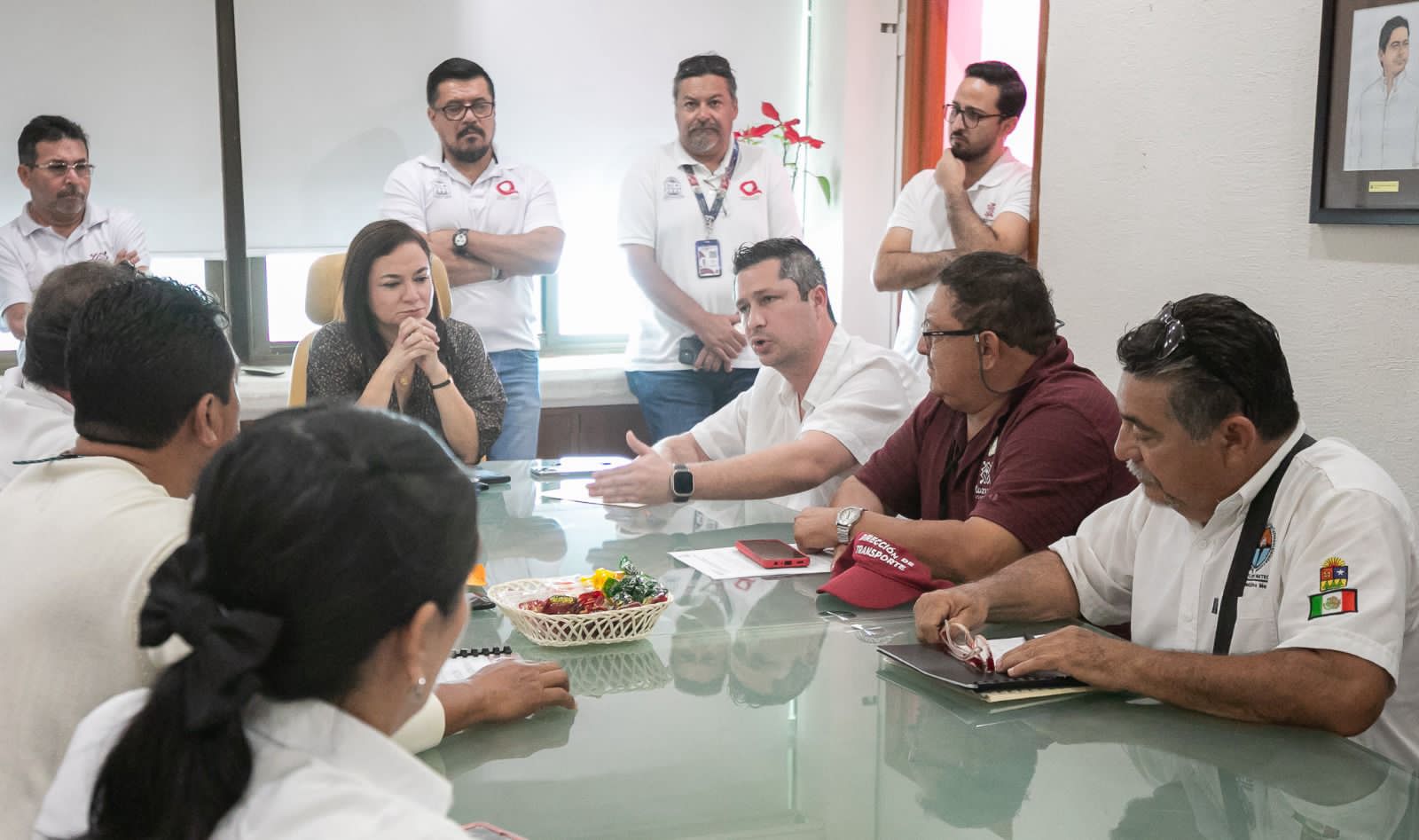 IMOVEQROO resuelve Inquietudes de taxistas en Cozumel