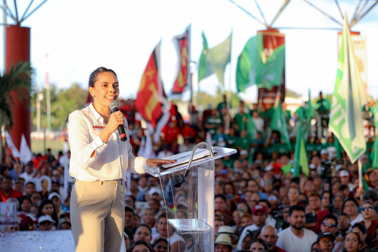 Ana Paty Peralta arranca su campaña ante simpatizantes cancunenses