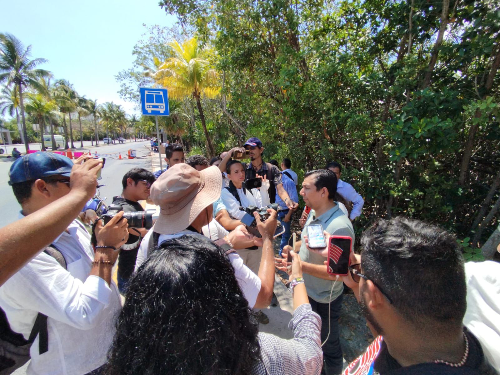 Madres buscadoras exigen justicia en el Bulevar Kukulkán