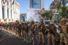Intento de golpe en Bolivia: Vehículos blindados y tropas desplegadas en el palacio de gobierno