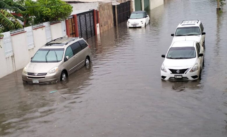 Lluvia inunda la ciudad de Mérida