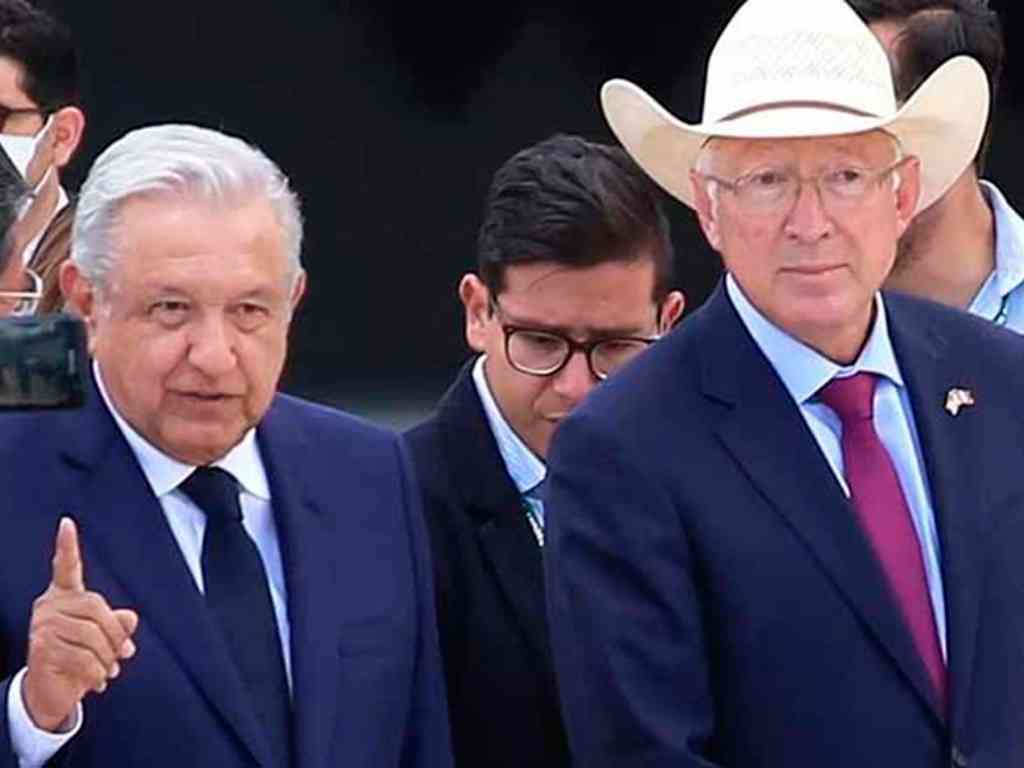 Ken Salazar rechaza que Estados Unidos sea responsable de la violencia en Sinaloa