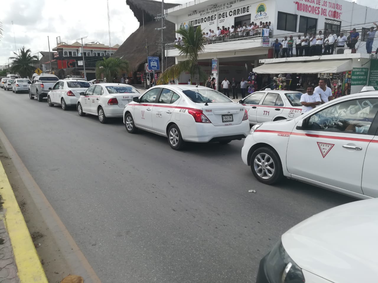 Taxistas de Tulum preparan paro Total y manifestación