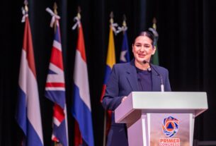 Estefanía Mercado congreso